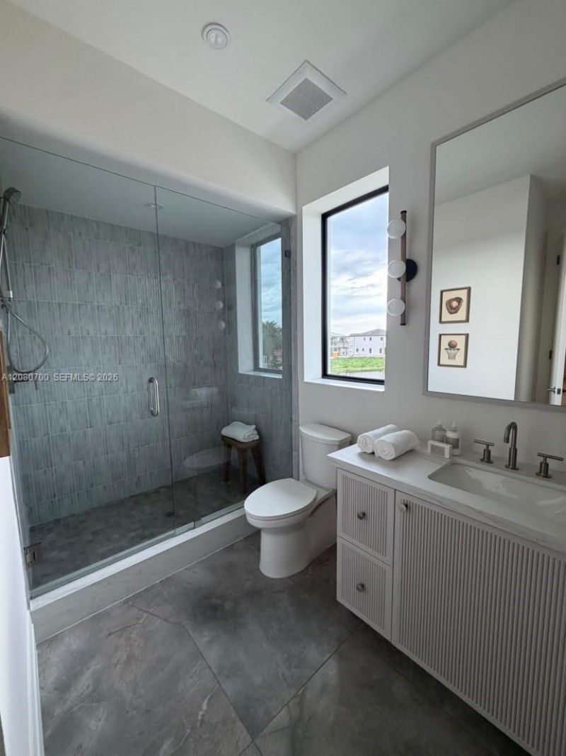 8540 NW 160th Terrace, Miami Lakes, FL 33016 Photo