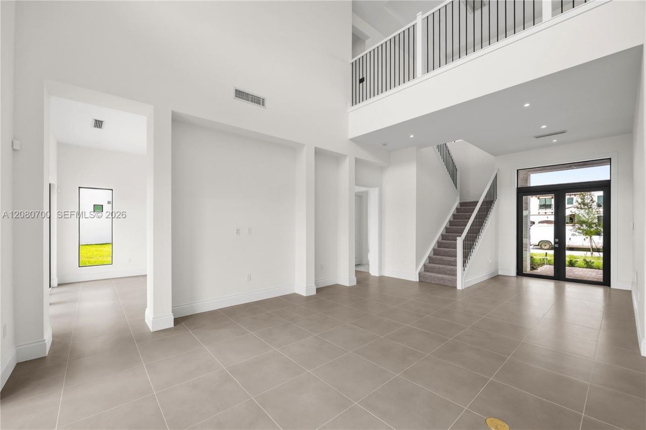 8540 NW 160th Terrace, Miami Lakes, FL 33016 Photo