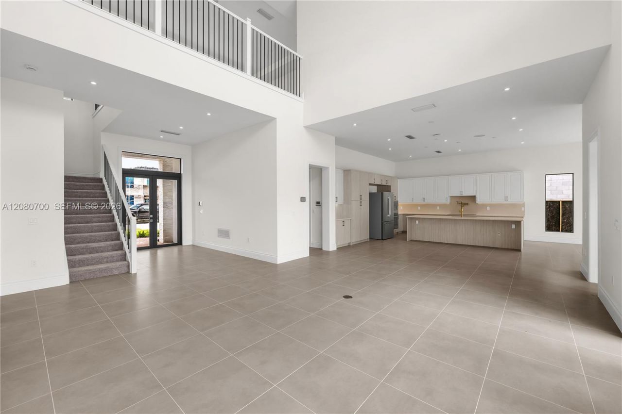 8540 NW 160th Terrace, Miami Lakes, FL 33016 Photo