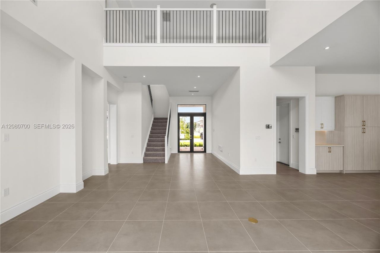 8540 NW 160th Terrace, Miami Lakes, FL 33016 Photo