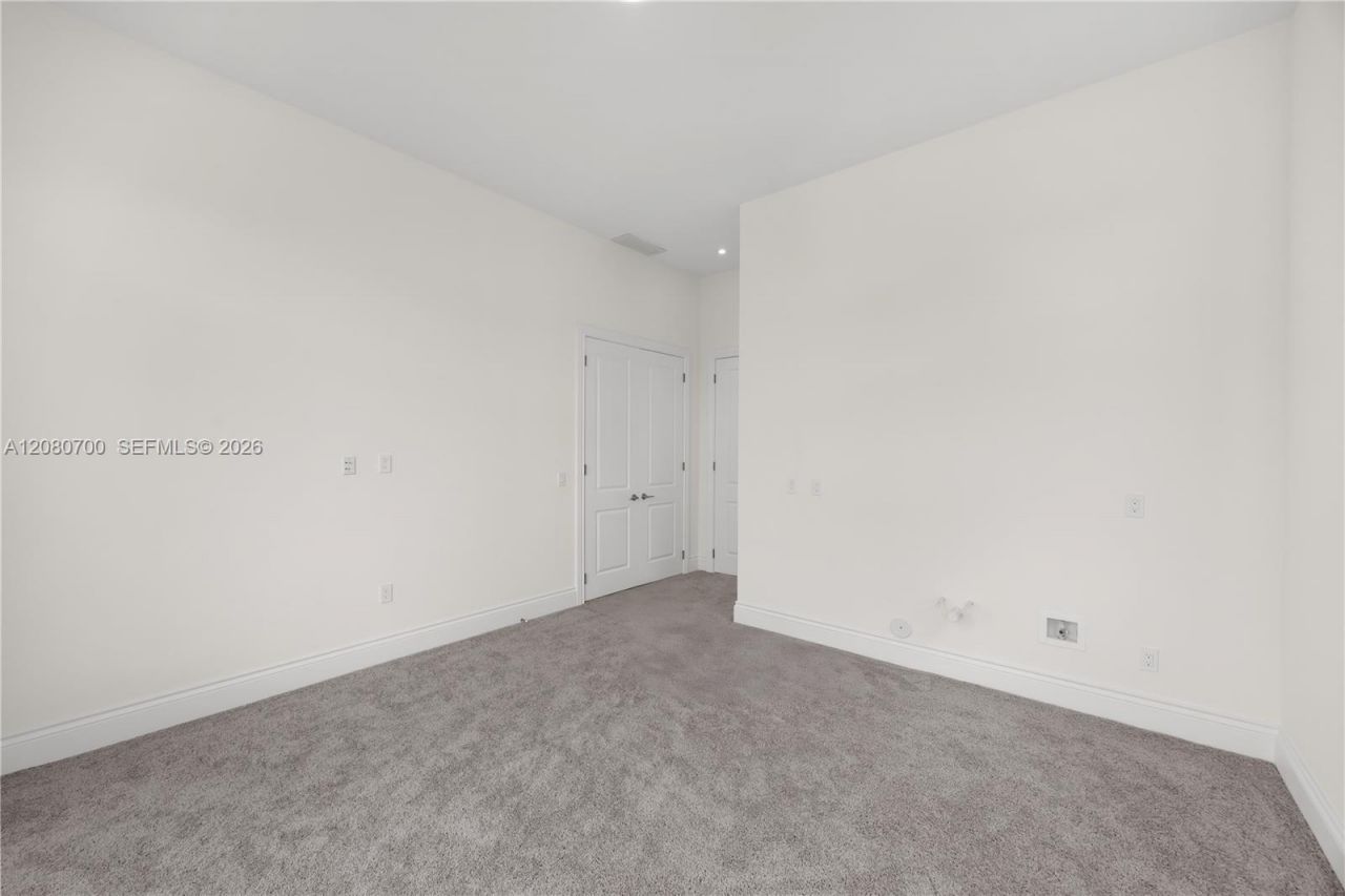 8540 NW 160th Terrace, Miami Lakes, FL 33016 Photo