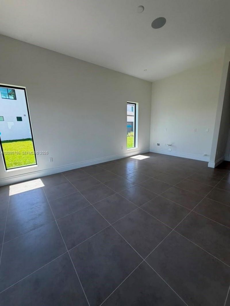 8540 NW 160th Terrace , Miami Lakes, FL 33016 Photo