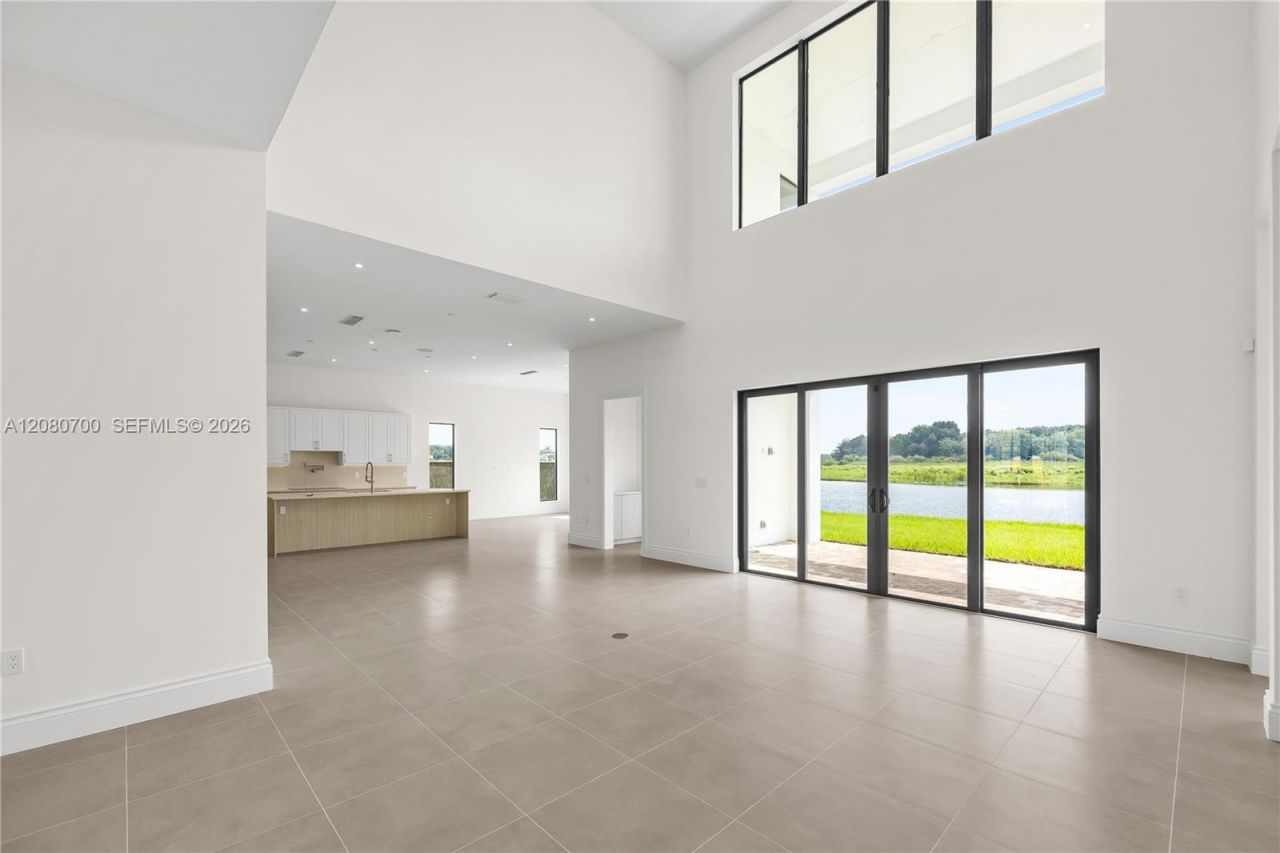 8540 NW 160th Terrace, Miami Lakes, FL 33016 Photo