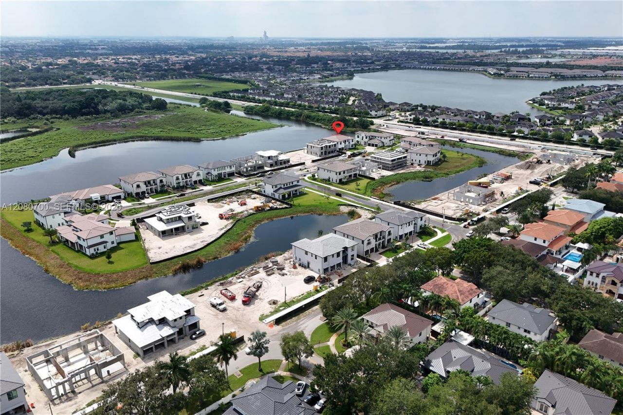 8540 NW 160th Terrace, Miami Lakes, FL 33016 Photo