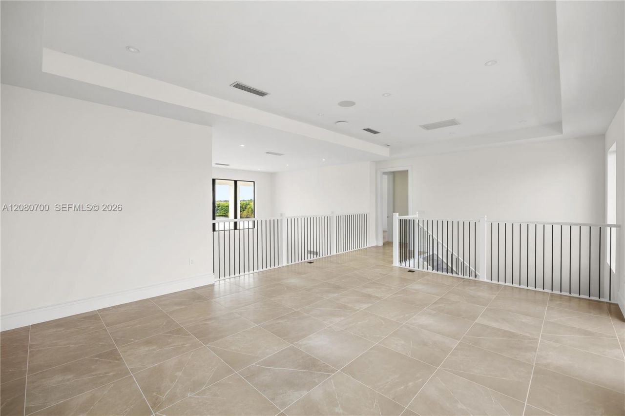 8540 NW 160th Terrace, Miami Lakes, FL 33016 Photo