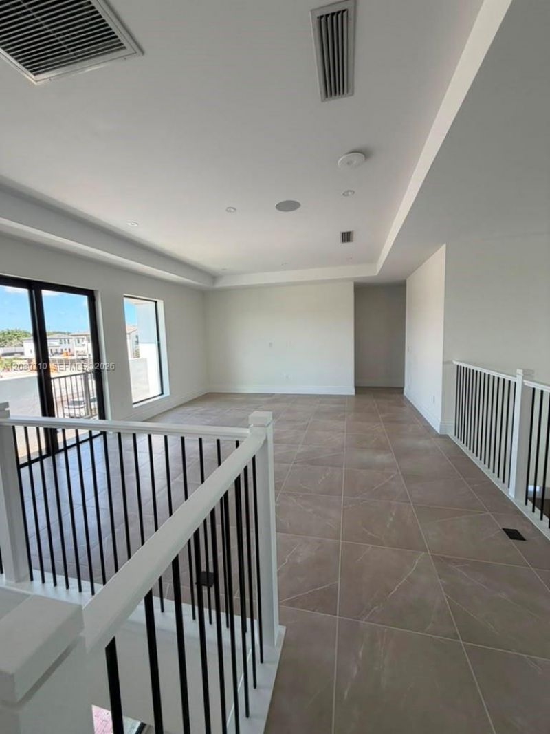 8540 NW 160th Terrace , Unit 1, Miami Lakes, FL 33016 Photo
