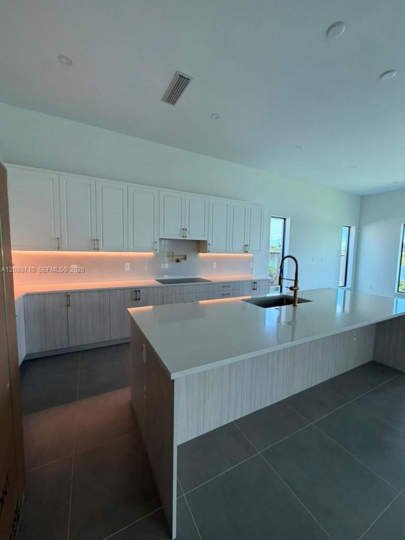 8540 NW 160th Terrace , Unit 1, Miami Lakes, FL 33016 Photo
