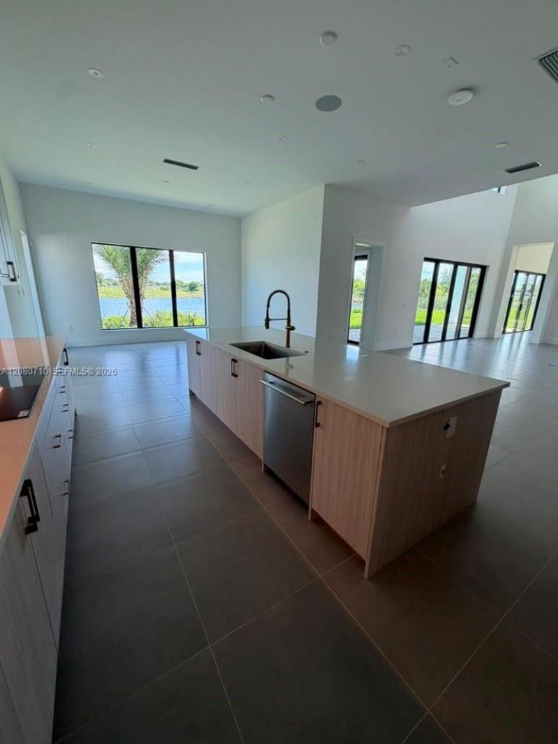 8540 NW 160th Terrace , Unit 1, Miami Lakes, FL 33016 Photo