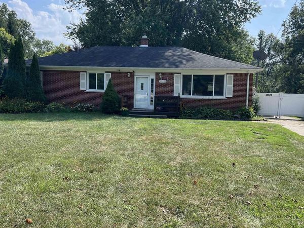 29521 West Road, New Boston, MI 48164