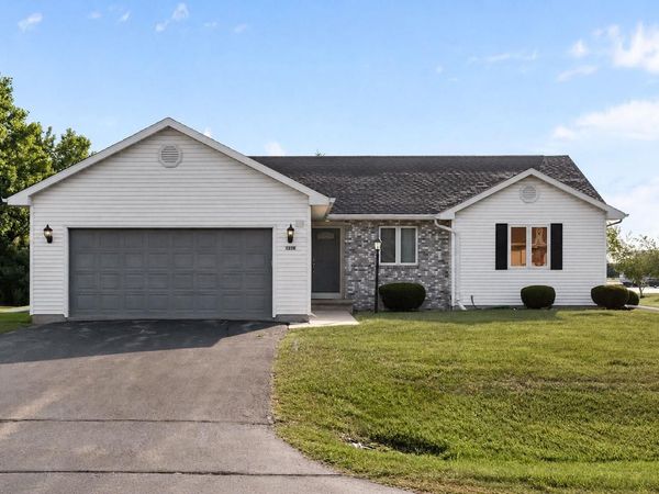 1238 WILLOW BEND LANE, Oshkosh, WI 54904