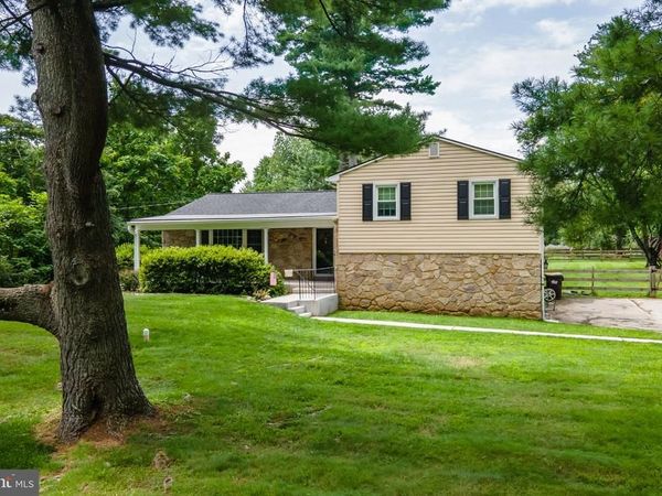 570 STENTON AVENUE , BLUE BELL, PA 19422