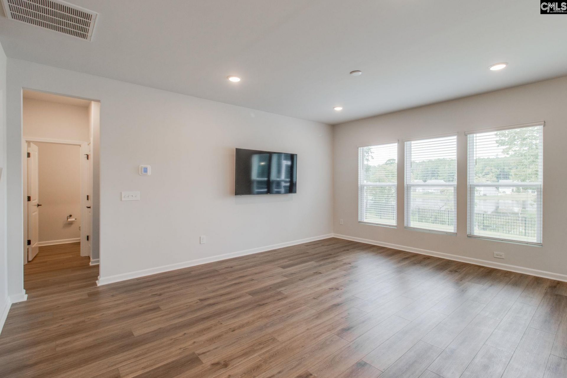 500 Carters Grove Lane  Photo 10