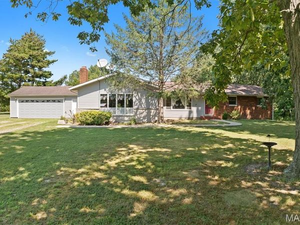5820 East Copple Rd. , Walnut Hill, IL 62893