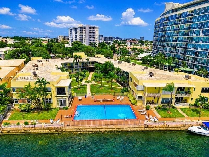 910 Bay Dr, Unit 15, Miami Beach, FL 33141 Photo