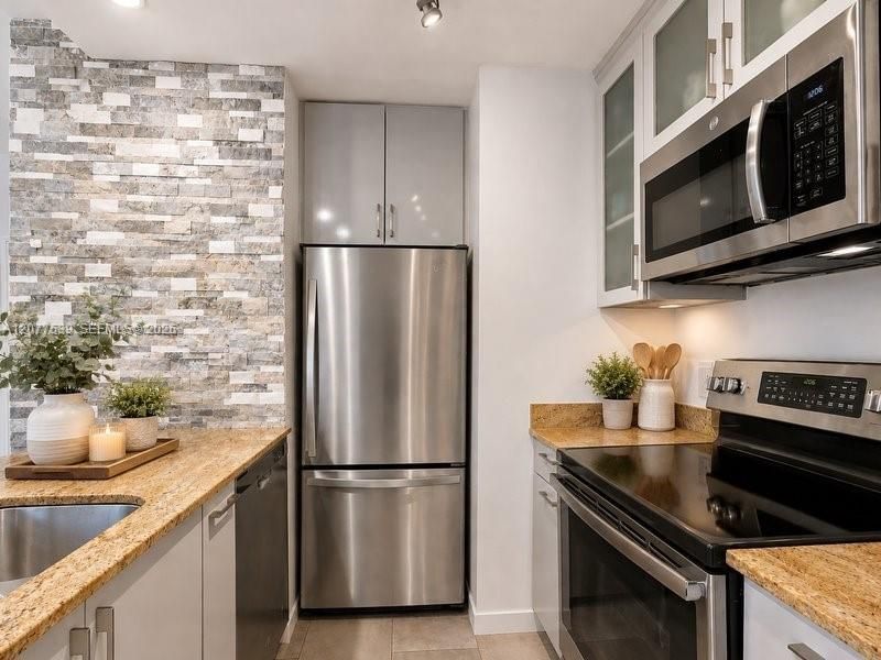 910 Bay Dr, Unit 15, Miami Beach, FL 33141 Photo