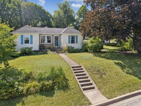 25 Mosedale Street , St. Charles, IL 60174