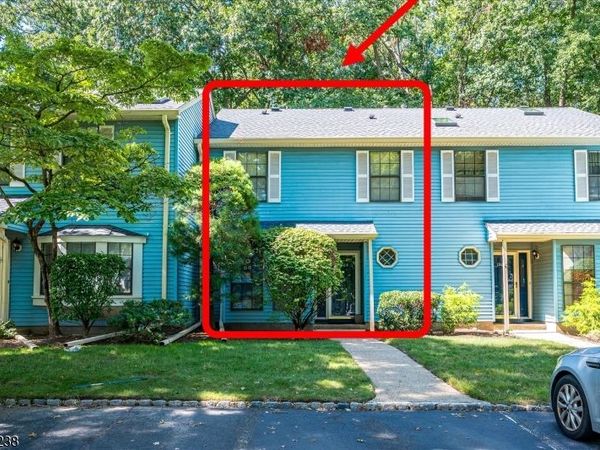 1303 Timber Oaks Rd, Edison, NJ 08820