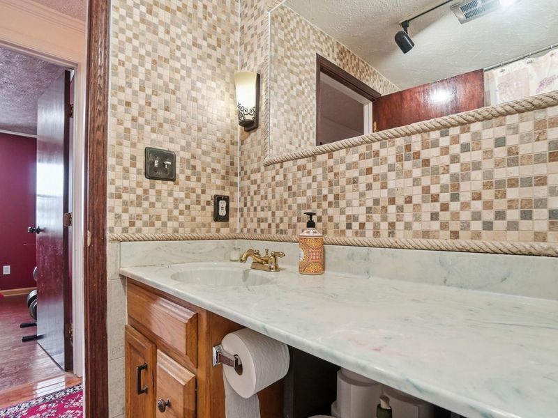 876 Kyle Avenue, Columbus, OH 43207 Photo 18