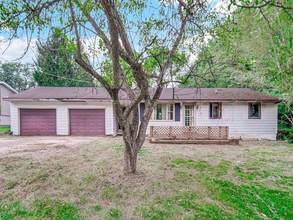 90 S 275 W , Valparaiso, IN 46385