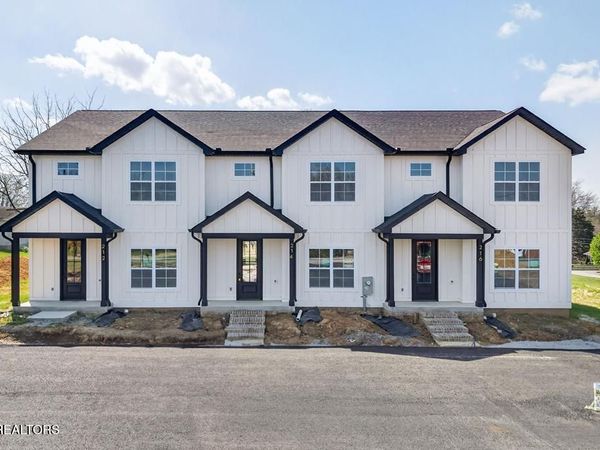 212-216 W Jere Whitson Rd, Cookeville, TN 38501