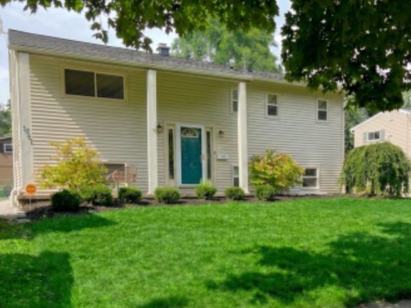 1351 Winhurst Drive , Akron, OH 44313