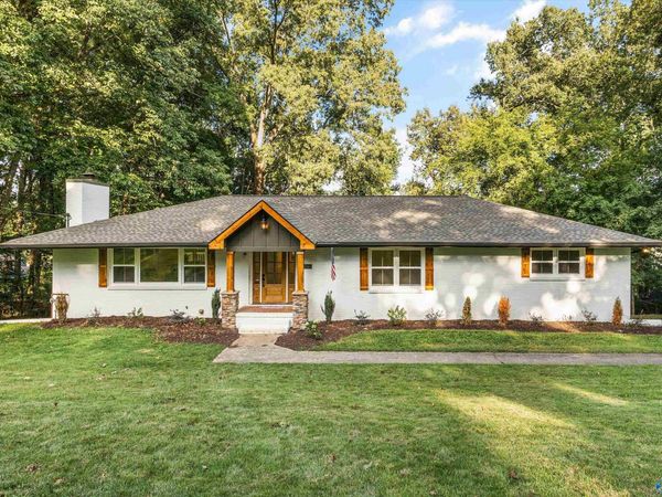 8009 Valley View Drive SE, Huntsville, AL 35802