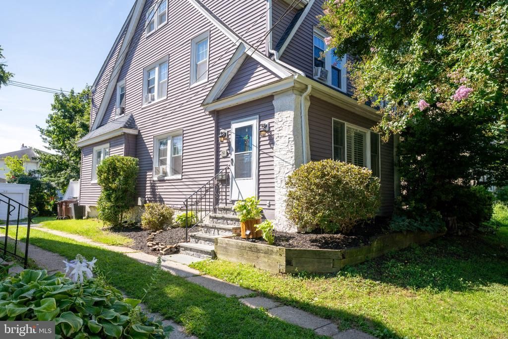 92 W PLUMSTEAD AVENUE , LANSDOWNE, PA 19050