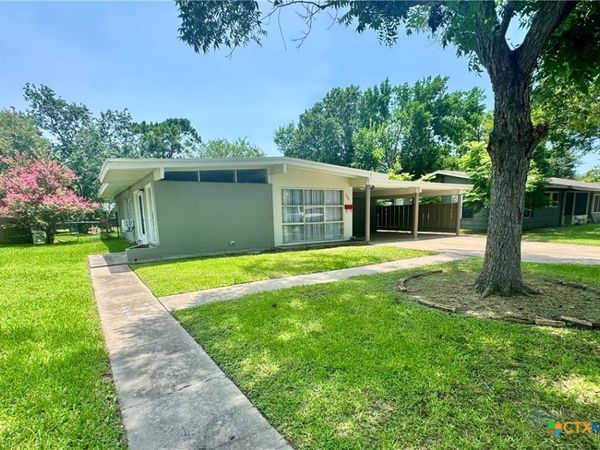 709 Fern Lane , Victoria, TX 77904
