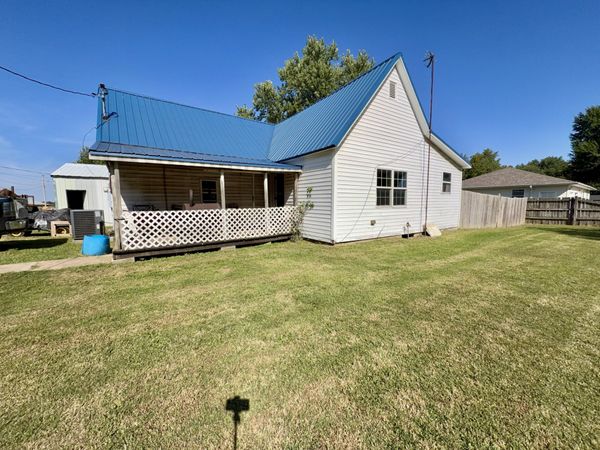 501 W Park Street , Seymour, MO 65746