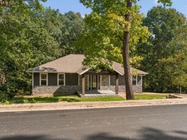 903 Oak Grove Lane , Branson, MO 65616