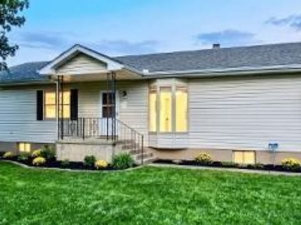 1232 N Tucker Street , Nevada, MO 64772