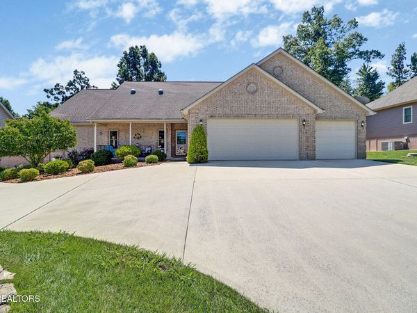 207 Forest Hill Drive, Crossville, TN 38558