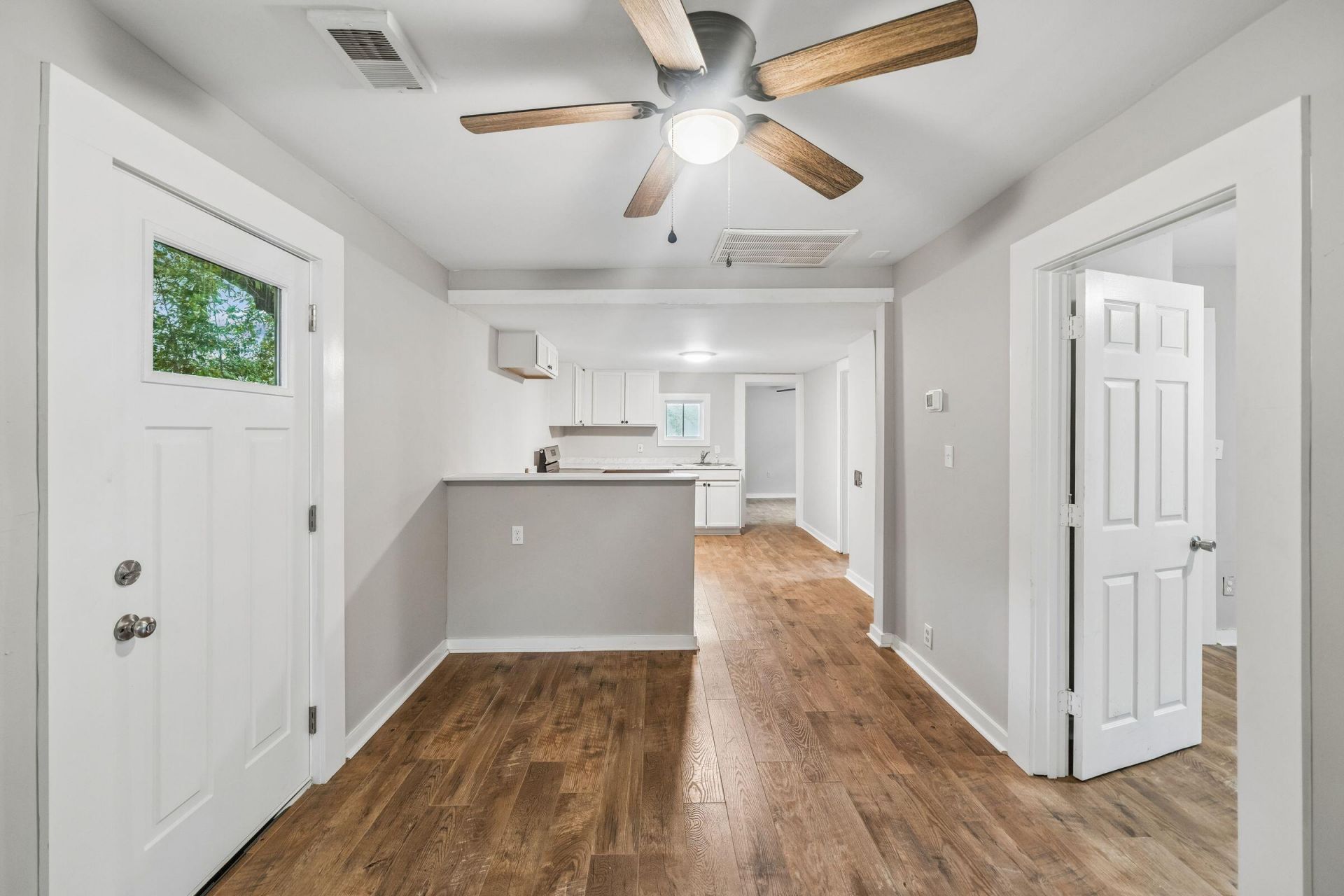 4717 Mint Avenue Photo 11