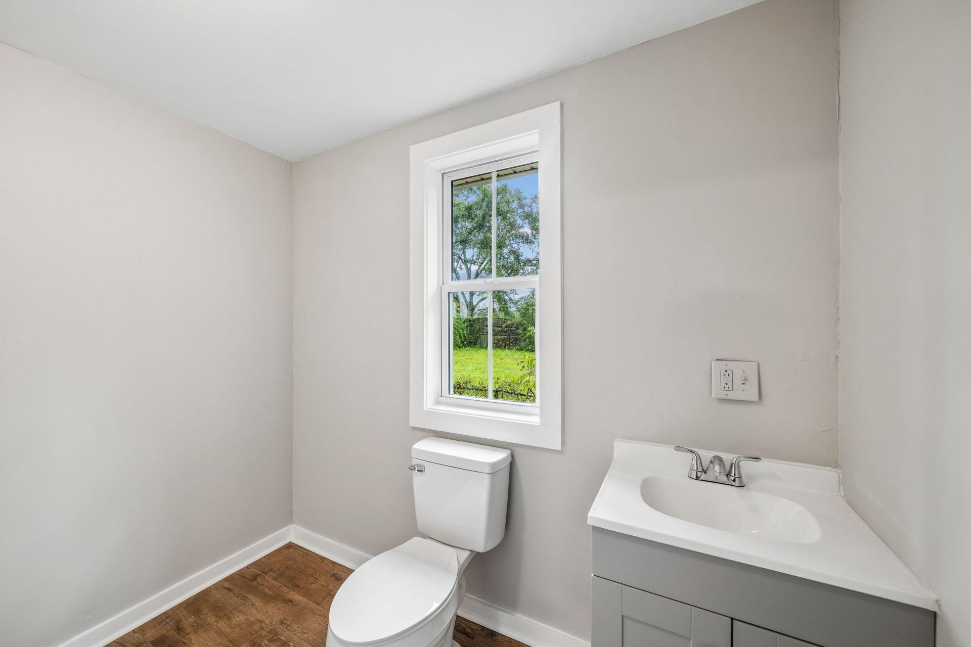 4717 Mint Avenue Photo 20