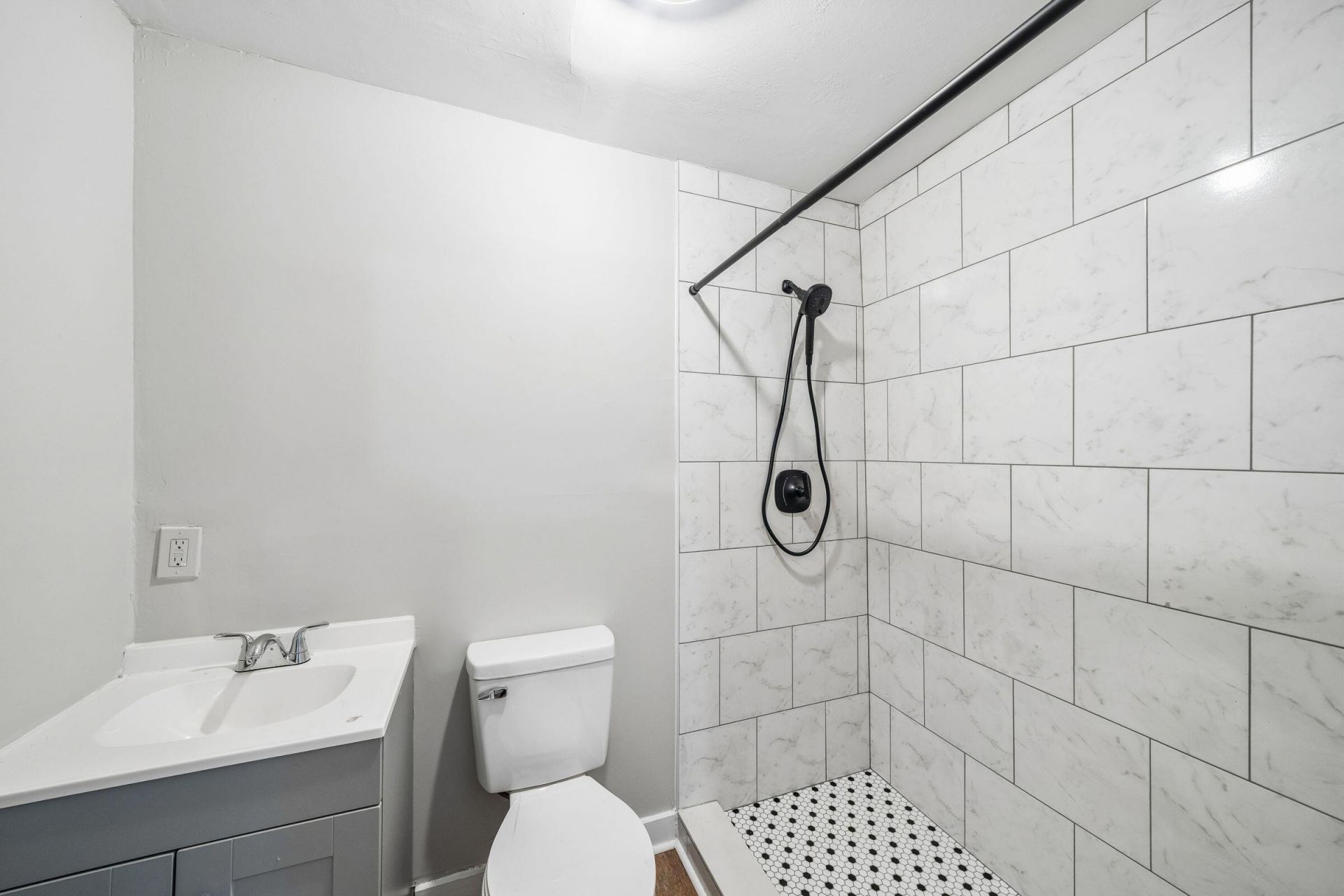 4717 Mint Avenue Photo 24