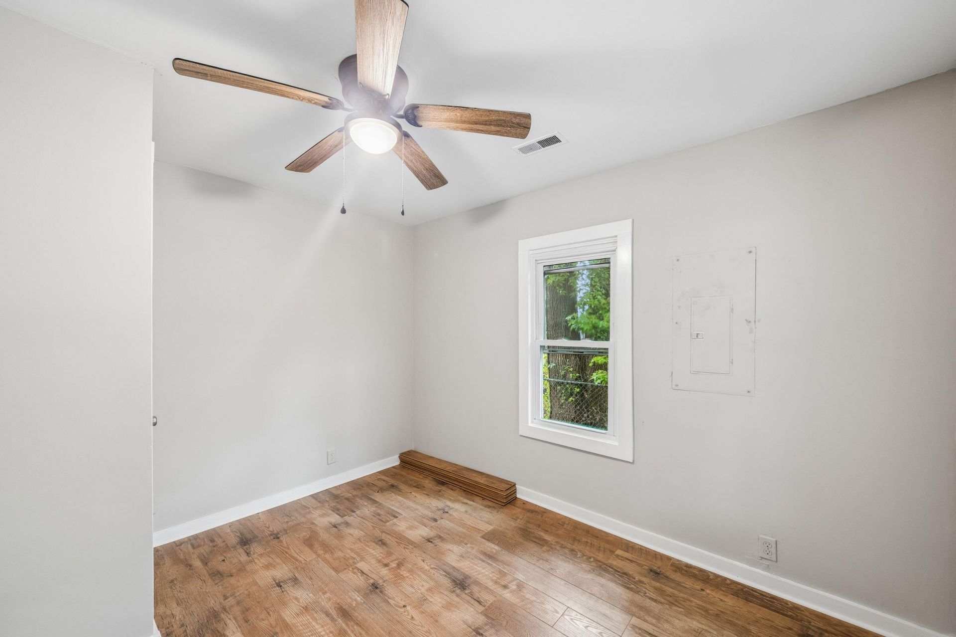 4717 Mint Avenue Photo 27