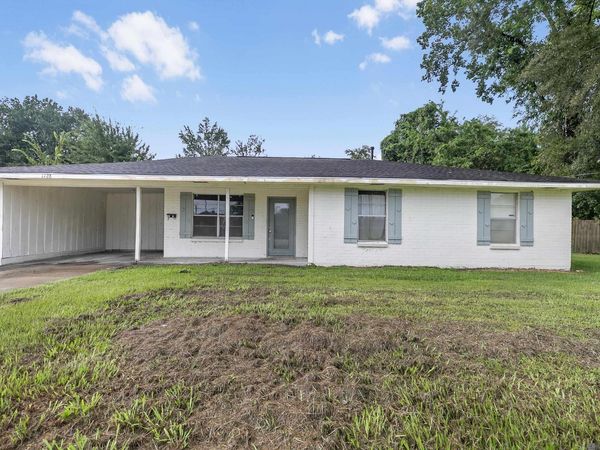 1128 Sinbad St, Baker, LA 70714