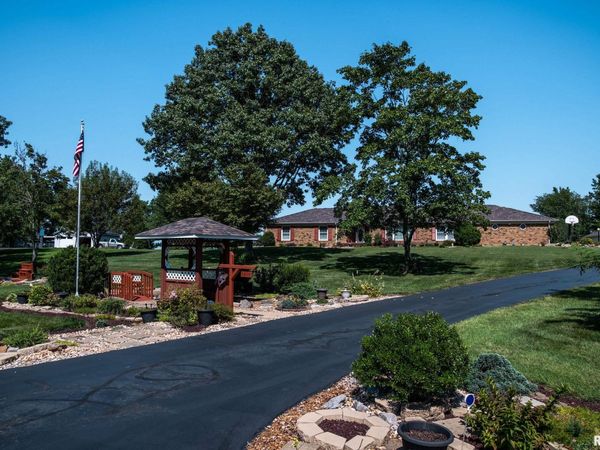 1605 Old Creal Springs Road, Marion, IL 62959