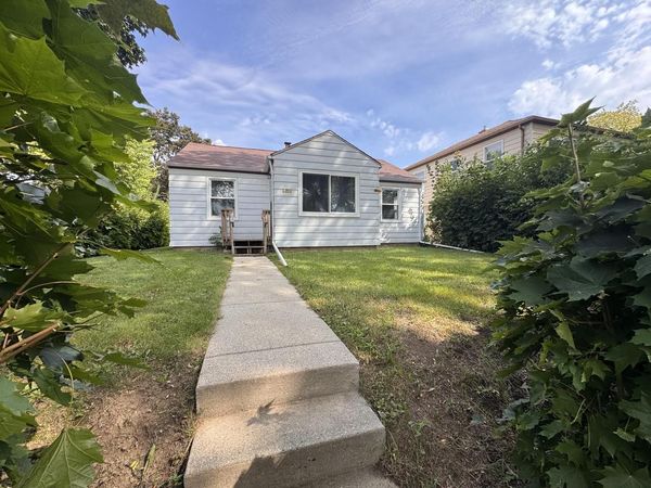 6634 W Carmen AVENUE, Milwaukee, WI 53218