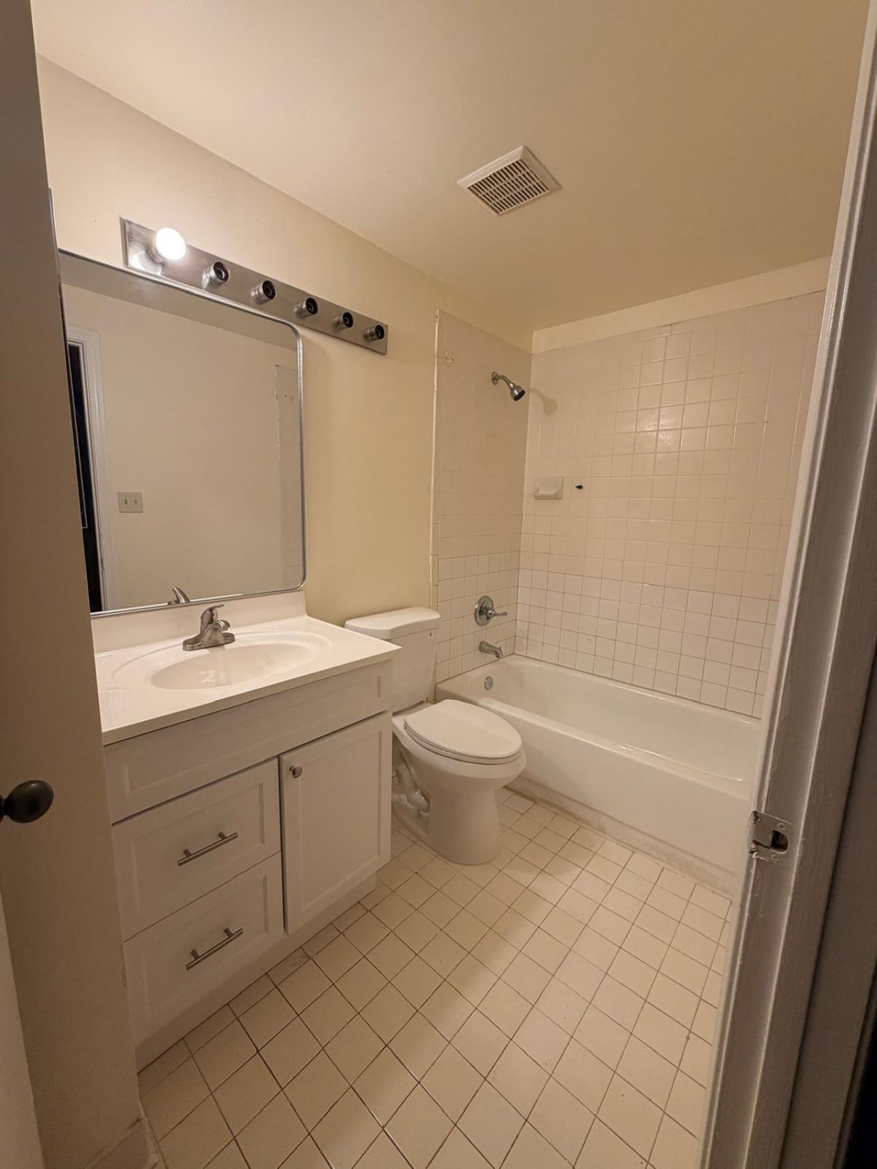 21202 Glenmoor Drive, Unit 21202, West Palm Beach, FL 33409 Photo