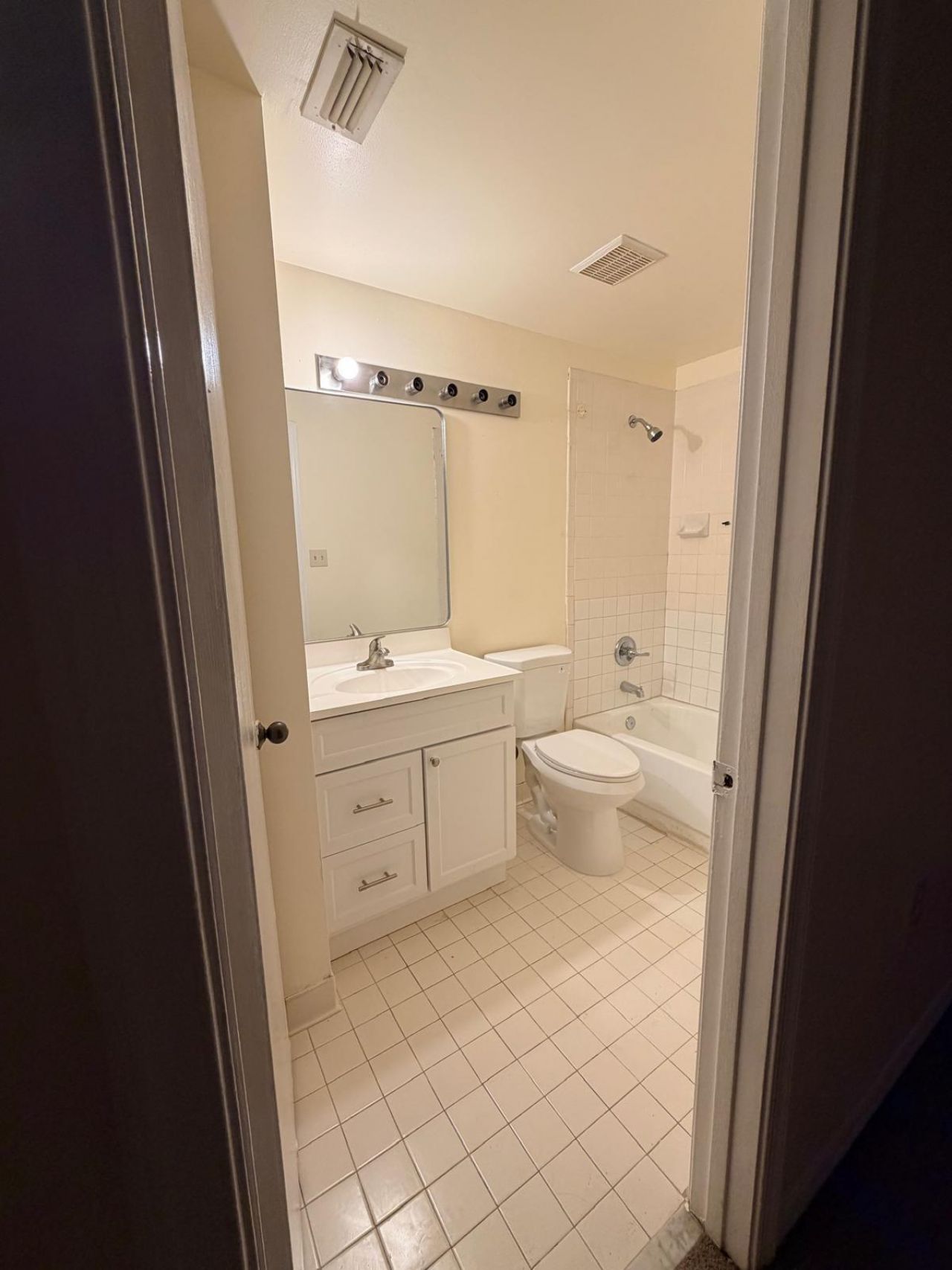 21202 Glenmoor Drive, Unit 21202, West Palm Beach, FL 33409 Photo