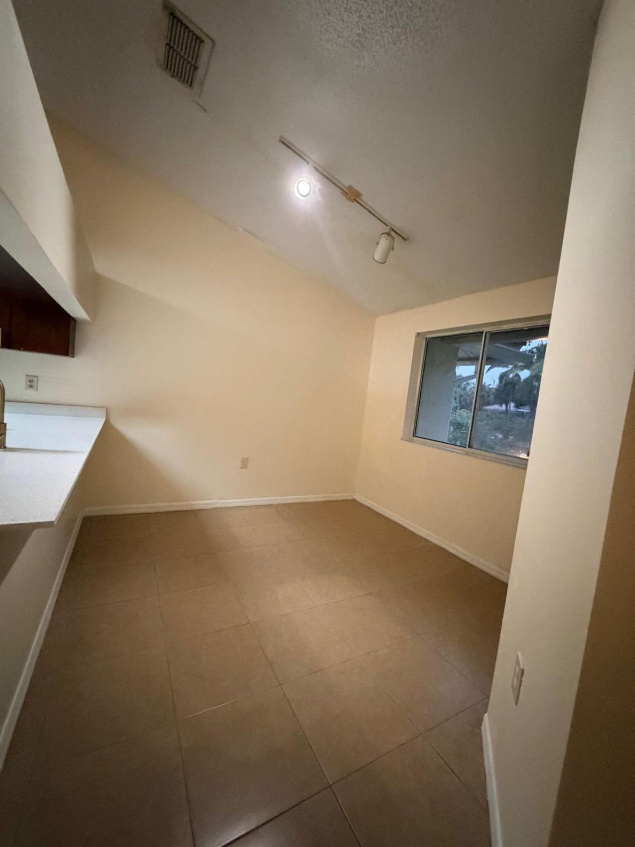 21202 Glenmoor Drive, Unit 21202, West Palm Beach, FL 33409 Photo