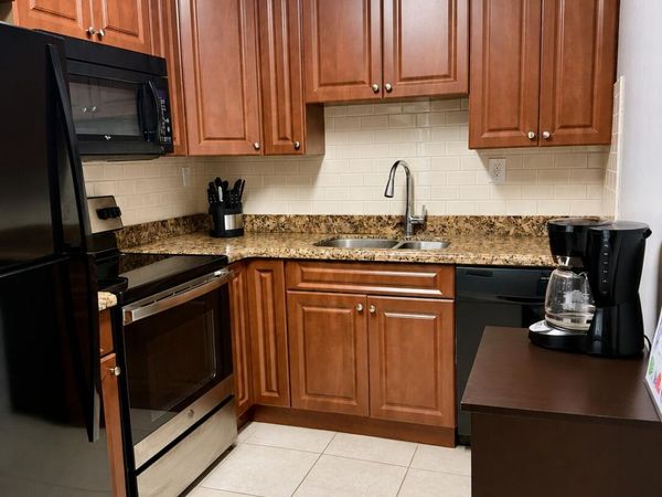 405 MEADOWS Circle, Unit 405, Boynton Beach, FL 33436