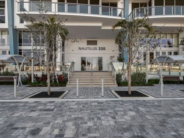 220 LAKE SHORE Drive, Unit 710, West Palm Beach, FL 33403