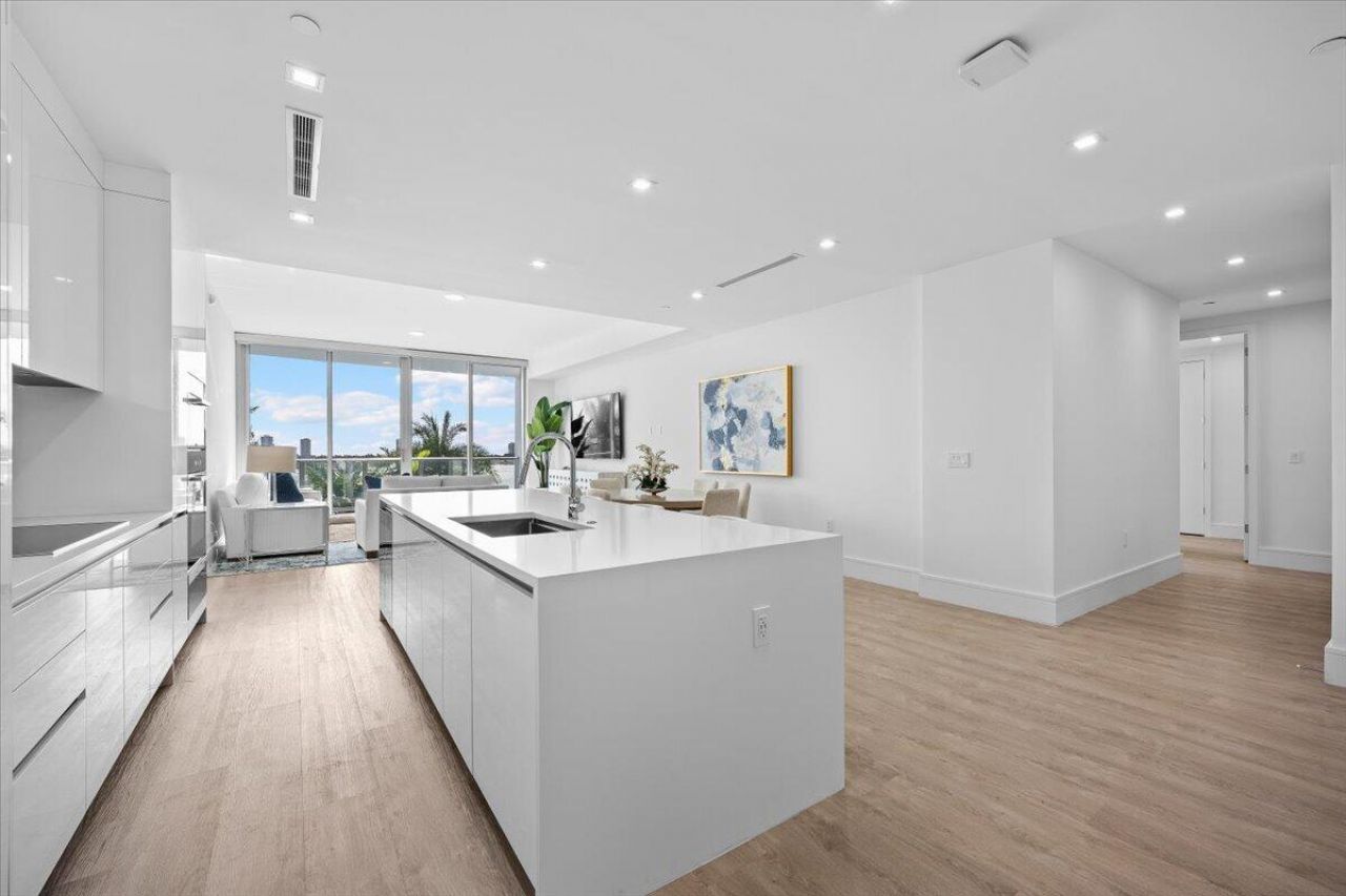 220 Lake Shore Drive, Unit 710, West Palm Beach, FL 33403 Photo