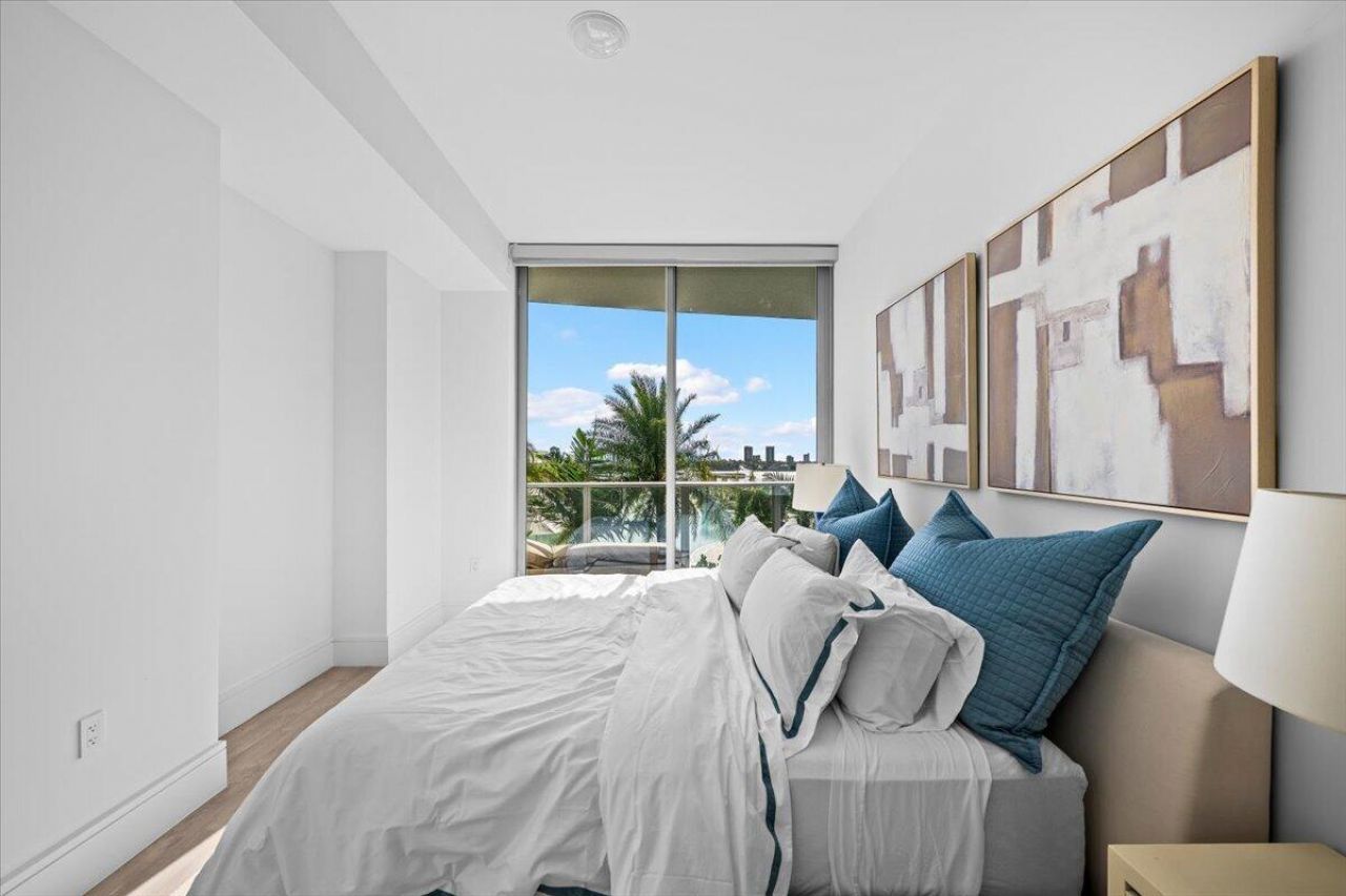 220 Lake Shore Drive, Unit 710, West Palm Beach, FL 33403 Photo