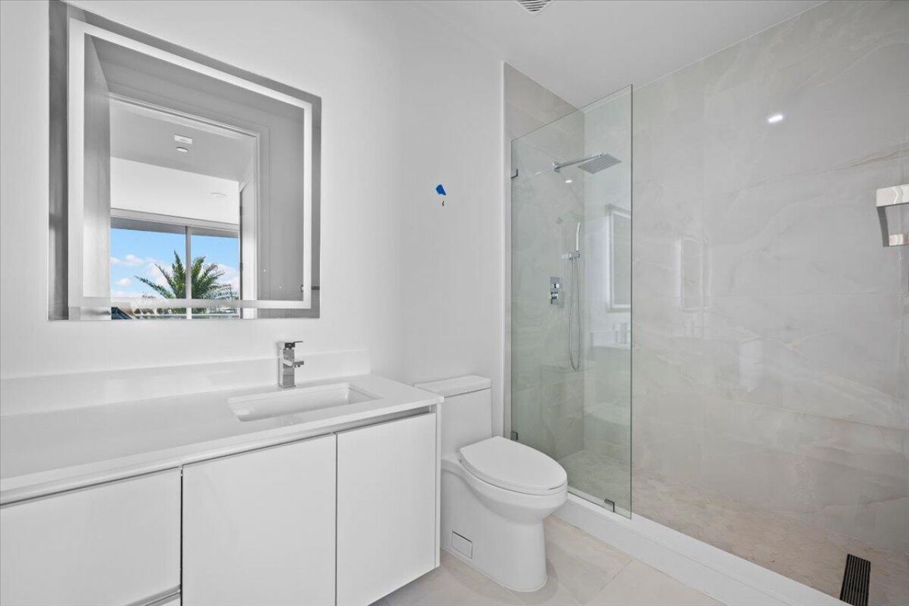 220 Lake Shore Drive, Unit 710, West Palm Beach, FL 33403 Photo