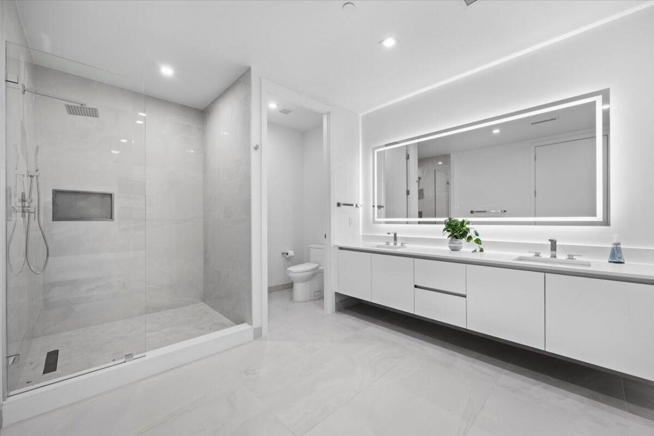 220 Lake Shore Drive, Unit 710, West Palm Beach, FL 33403 Photo