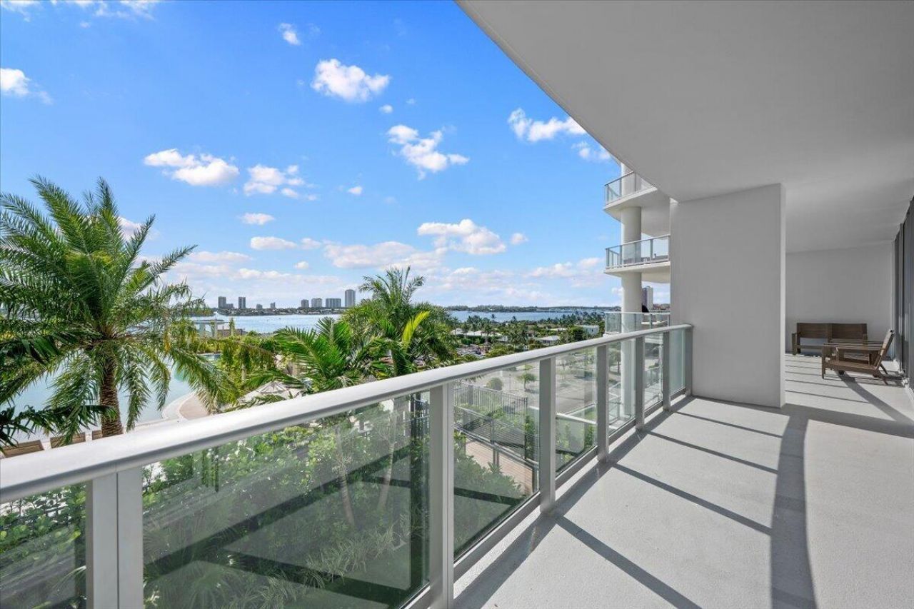 220 Lake Shore Drive, Unit 710, West Palm Beach, FL 33403 Photo