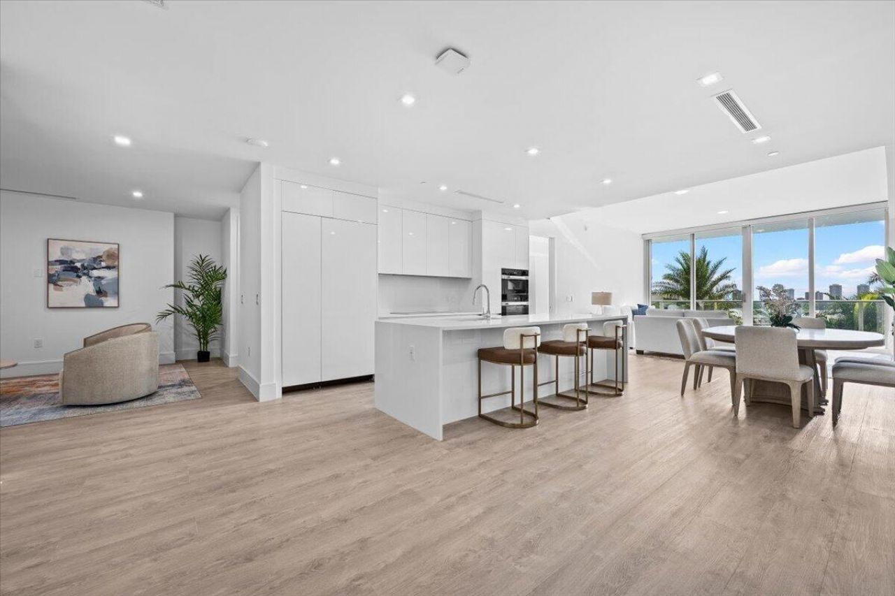 220 Lake Shore Drive, Unit 710, West Palm Beach, FL 33403 Photo